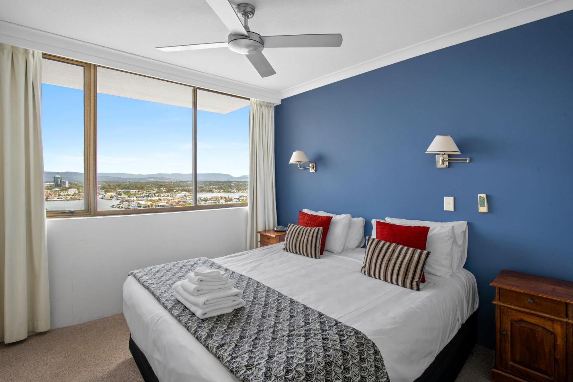 Aparthotel Capricorn One Beachside - Official 4*