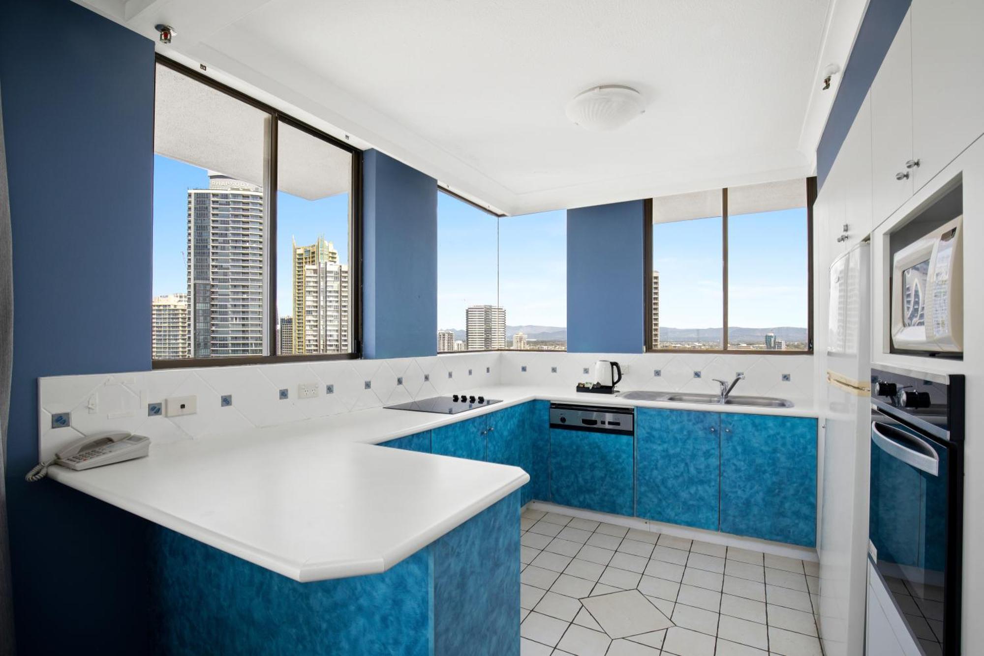 Capricorn One Beachside - Official Gold Coast