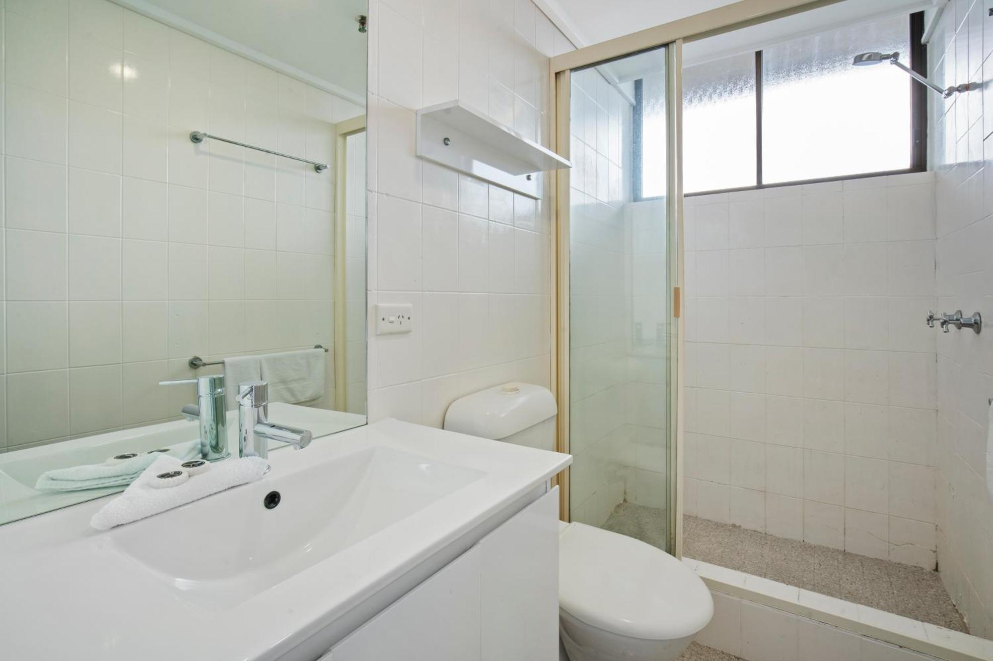 Capricorn One Beachside - Official 4* Gold Coast