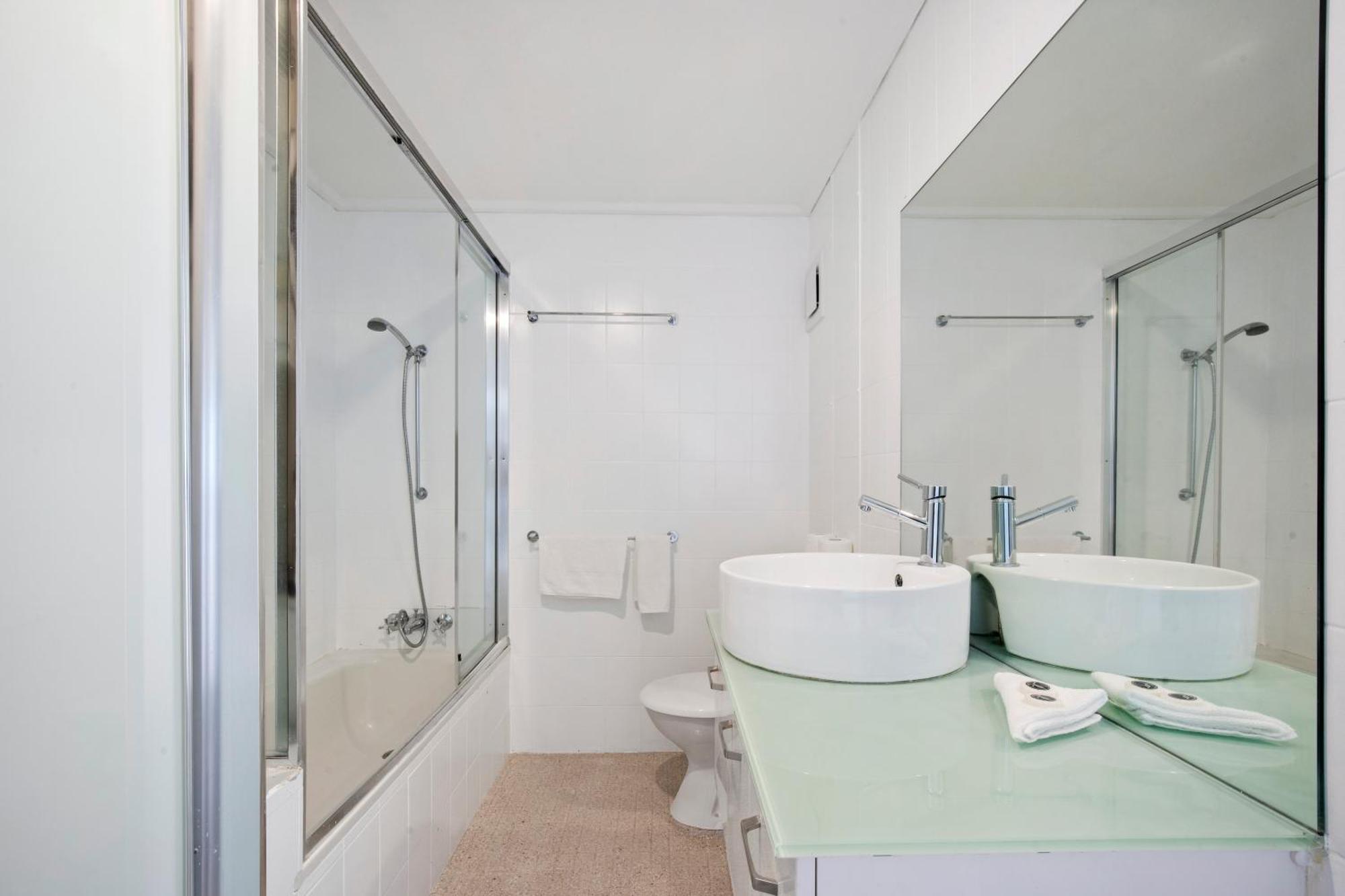 Capricorn One Beachside - Official Aparthotel Gold Coast