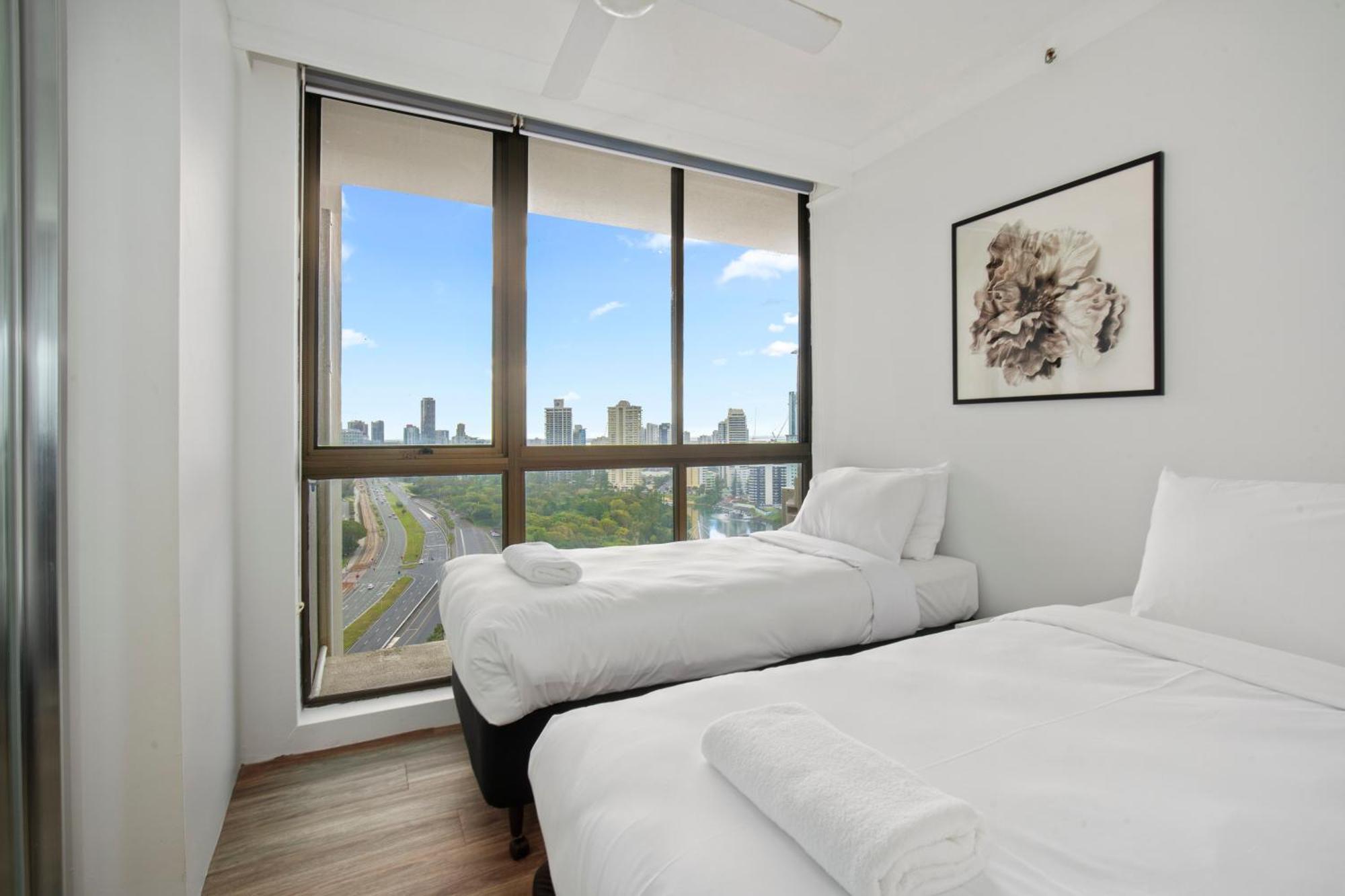 Capricorn One Beachside - Official Gold Coast