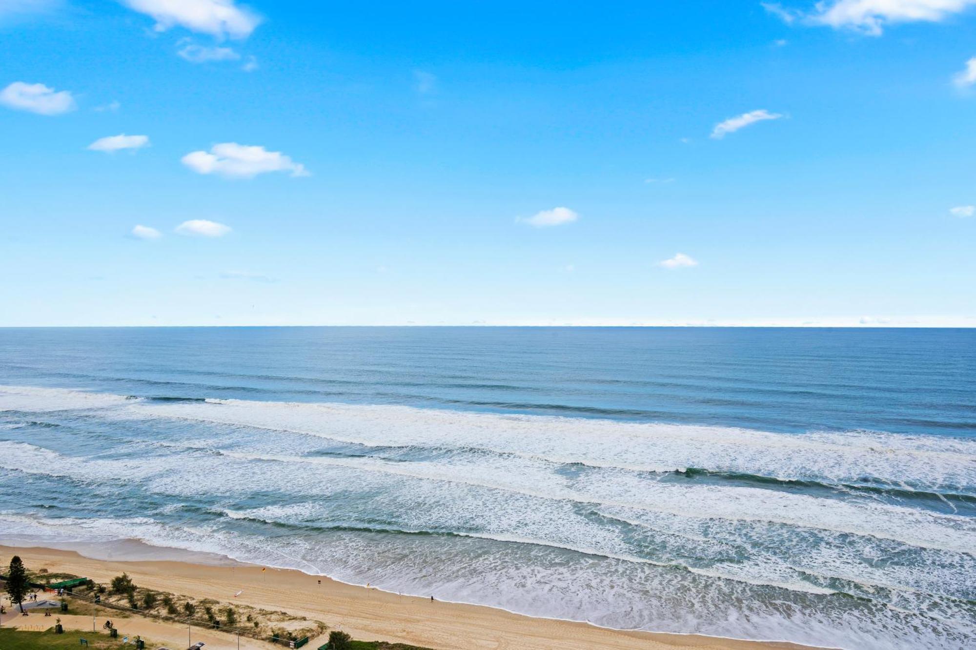 Capricorn One Beachside - Official 4*