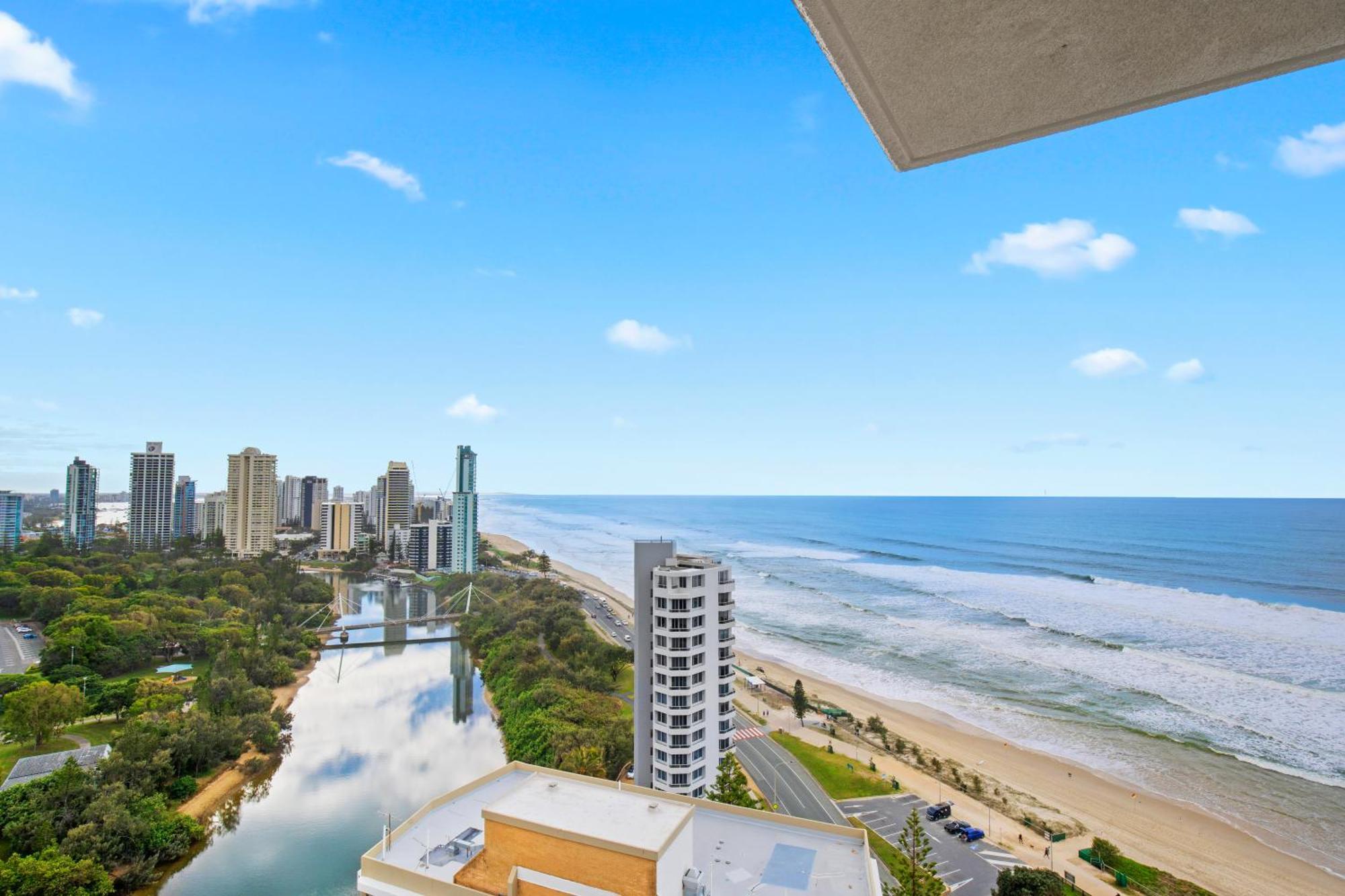 Aparthotel Capricorn One Beachside - Official Gold Coast