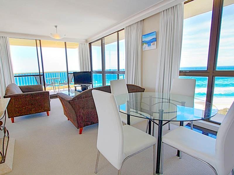 Capricorn One Beachside - Official 4* Gold Coast