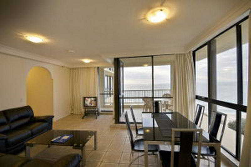 Capricorn One Beachside - Official Gold Coast