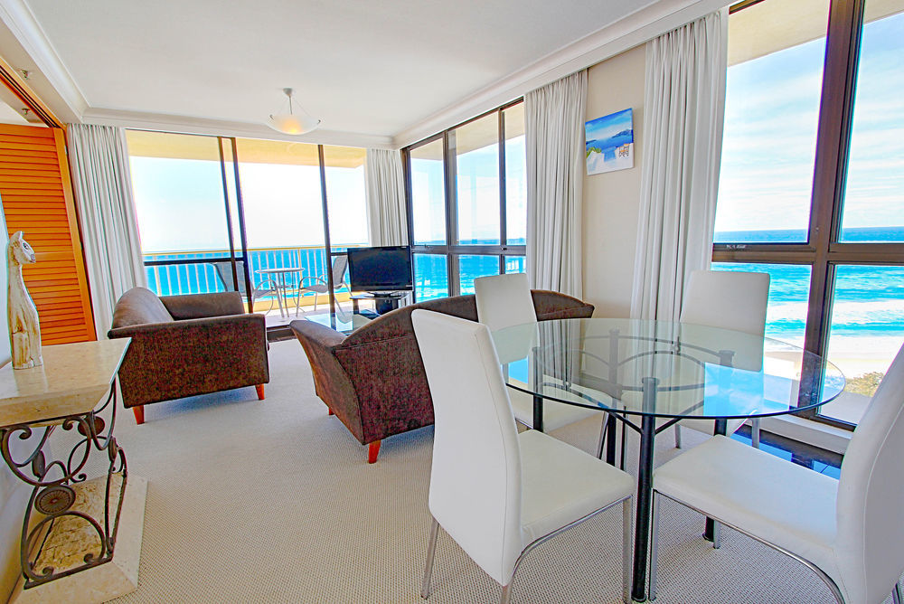 Capricorn One Beachside - Official 4* Gold Coast