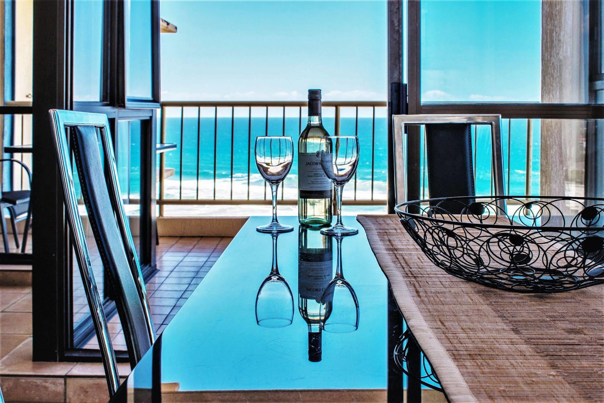 Capricorn One Beachside - Official Aparthotel Gold Coast
