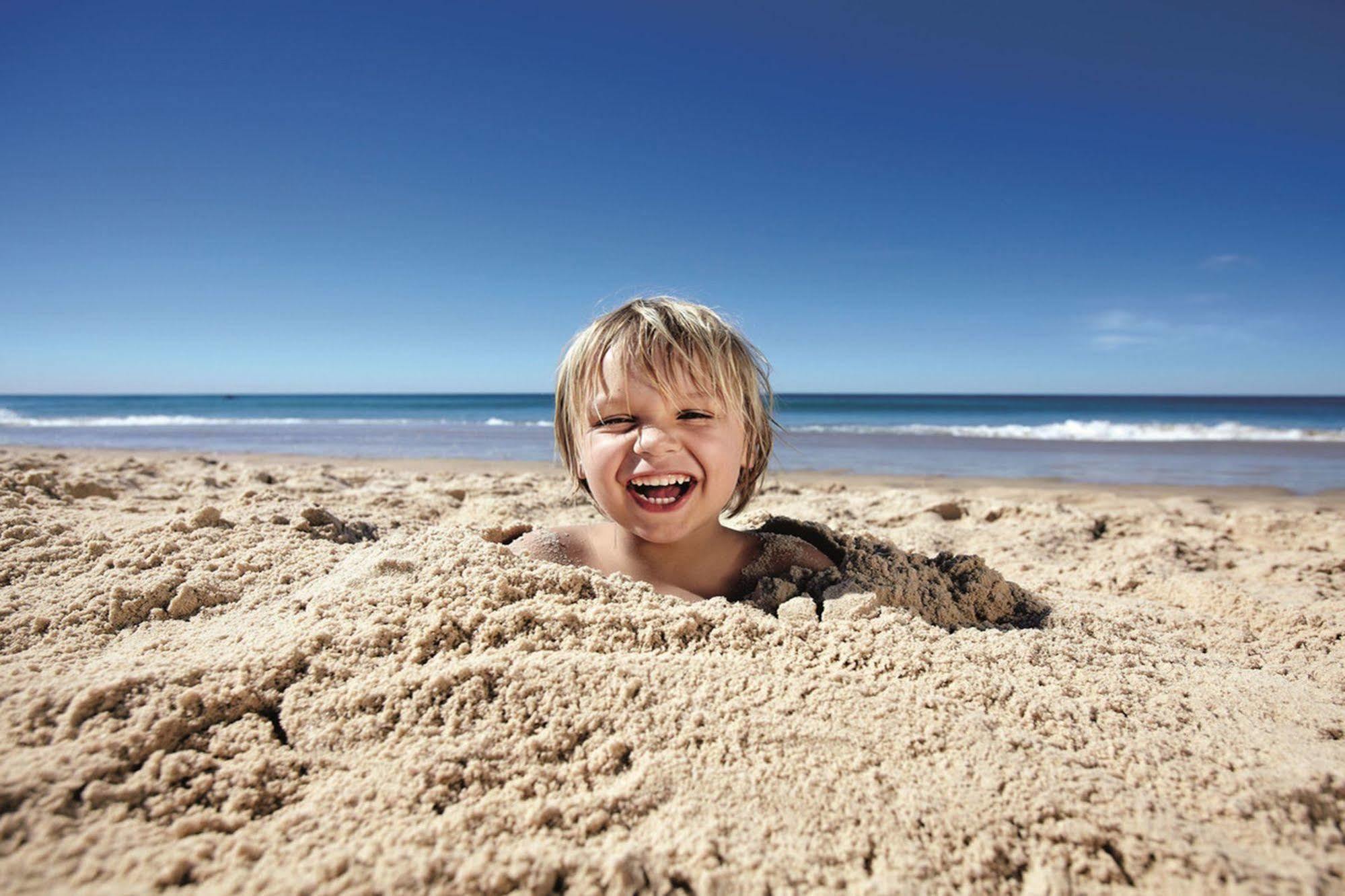 Aparthotel Capricorn One Beachside - Official 4*
