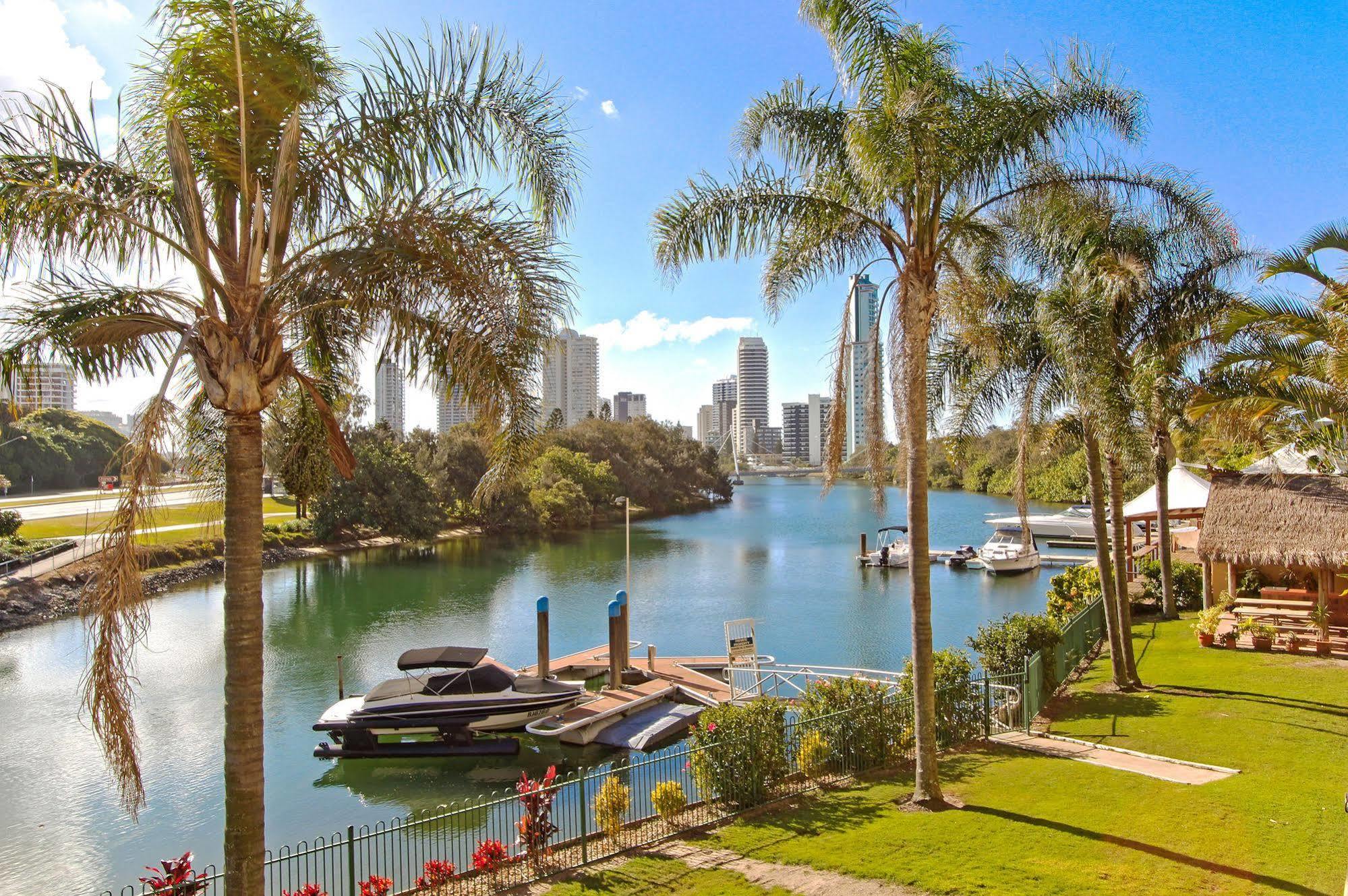 Aparthotel Capricorn One Beachside - Official Gold Coast