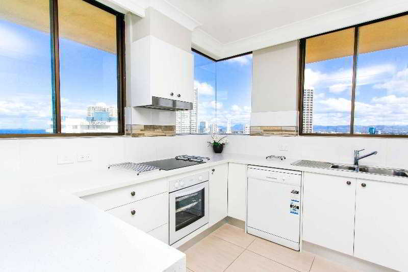 Aparthotel Capricorn One Beachside - Official 4*