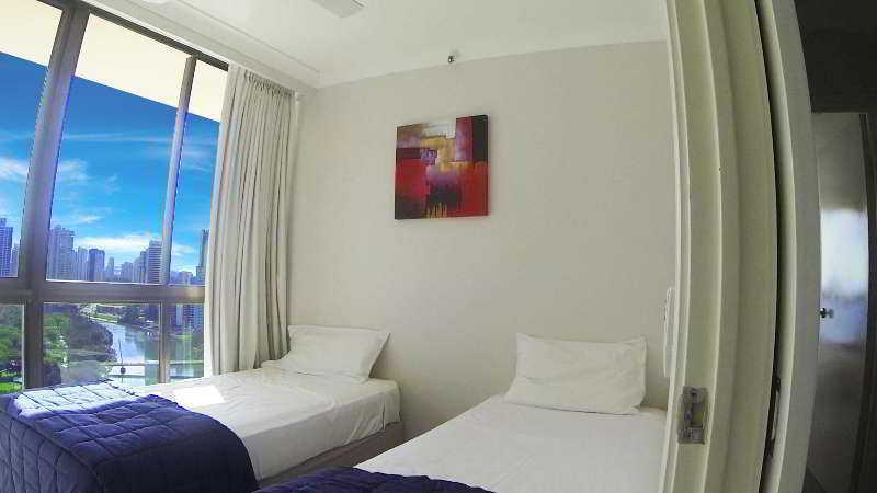 Capricorn One Beachside - Official Gold Coast
